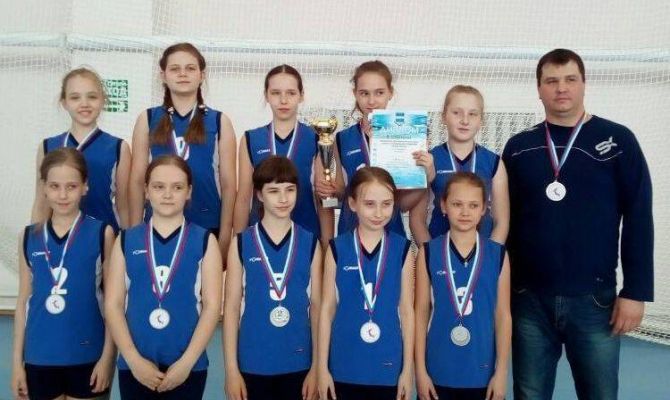 Юные тулячки взяли второе место в турнире по волейболу в Калуге