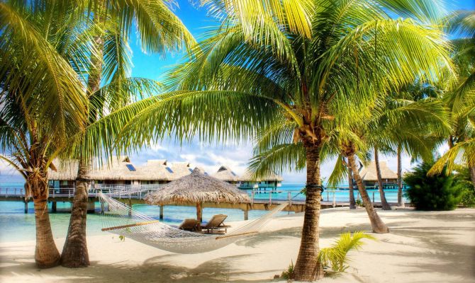 Холодная весна оживила российских туристов