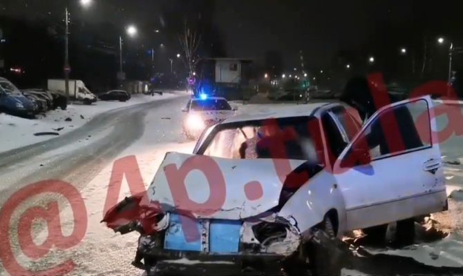 В Туле на парковке столкнулись 9 машин