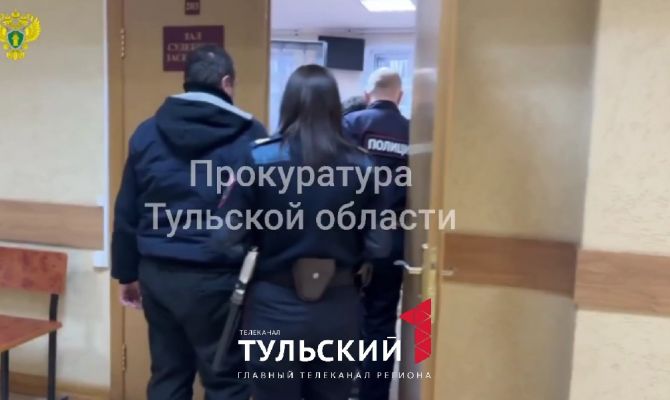 Двое туляков нелегально оформили патенты для 15 иностранцев