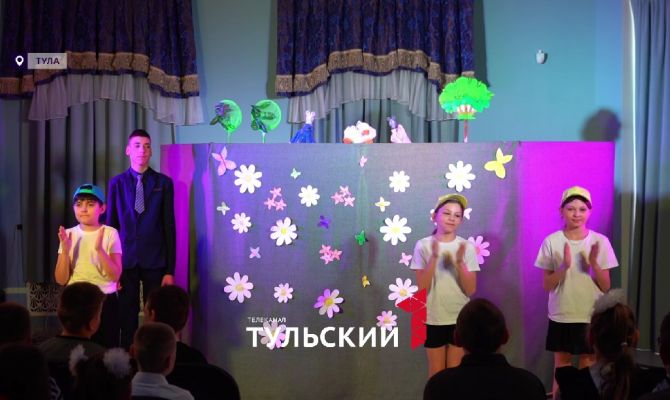Маленькие актеры вышли на сцену театра кукол в Туле
