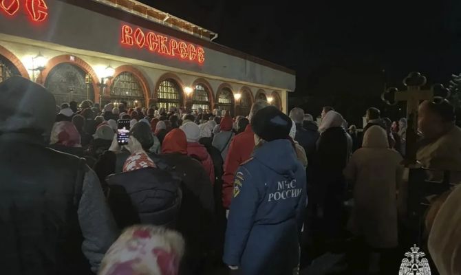 Спасатели МЧС обеспечили безопасность на праздновании Пасхи в Туле