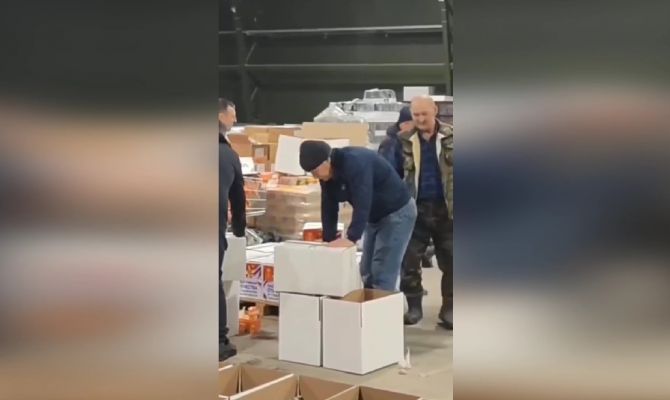 Туляки отправили за ленточку подарочные наборы бойцам СВО