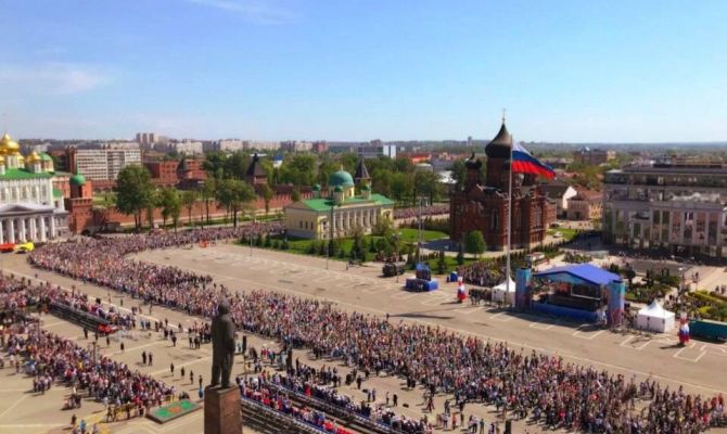 «Бессмертный полк»: 150 тысяч туляков прошли по городу с портретами героев в руках