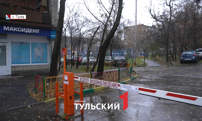 В Туле шлагбаум помешал пожарным потушить квартиру: кто заплатит за ущерб