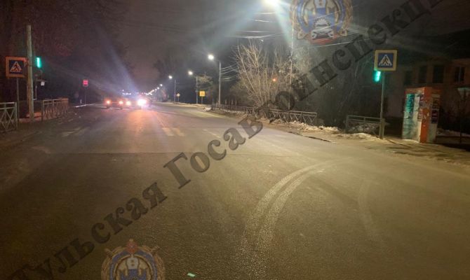 В Новомосковске 21-летний водитель Volkswagen Passat сбил 26-летнего пешехода