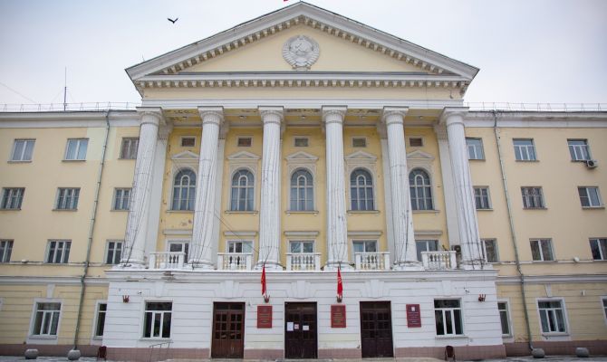 Жители Новомосковска жалуются на "тошнотворный" запах