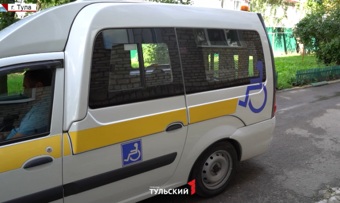 Тульские пенсионеры и инвалиды могут заказать такси по цене маршрутки