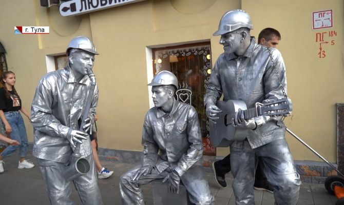 Тула стала одной большой сценой: как развлекали горожан артисты «Театрального дворика»