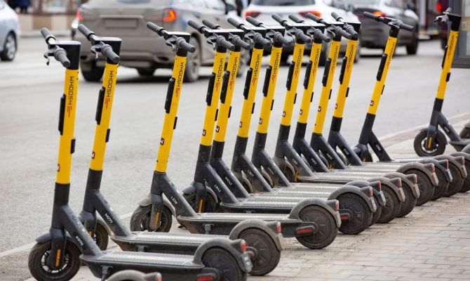 В Туле ограничили скорость движения электросамокатов по проспекту Ленина