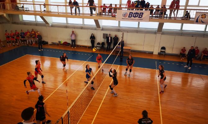 В Туле проходит волейбольный турнир памяти Евгения Смирнова