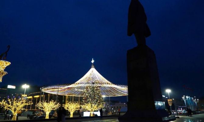 Назван график работы парковки на Площади Ленина на новогодних праздниках в Туле