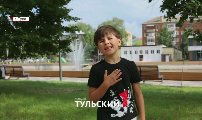 Школьник из Новомосковска за год научился петь и стал "Талантом года"