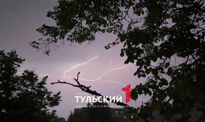 Ночная гроза в Туле попала на видео