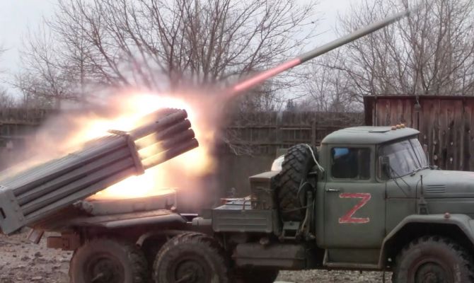 Минобороны РФ опубликовало кадры работы тульской РСЗО "Град" в ходе спецоперации