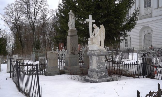 Сотрудники Тульского Некрополя рассказали о мистике на Всехсвятском кладбище