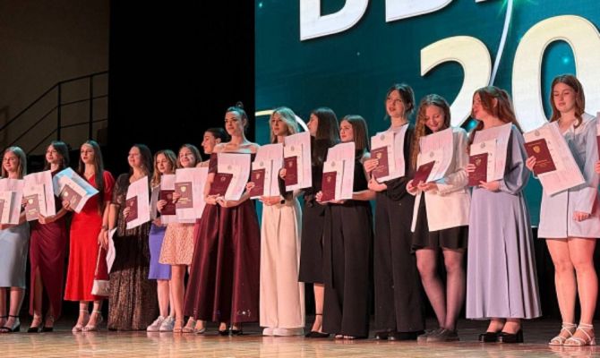 Сколько выпускников тульского медицинского колледжа получили дипломы с отличием