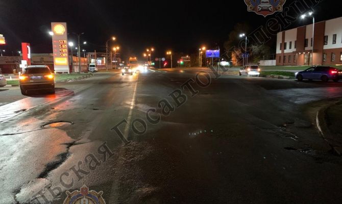 В Новомосковске госпитализировали мотоциклиста после столкновения с кроссовером