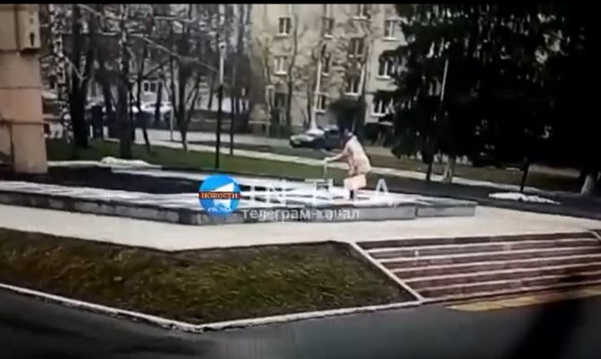 Суд в Узловой рассмотрит дело о потушившей Вечный огонь пенсионерке