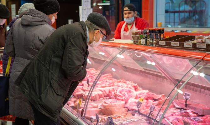 Как тулякам выбрать в магазине свежее мясо