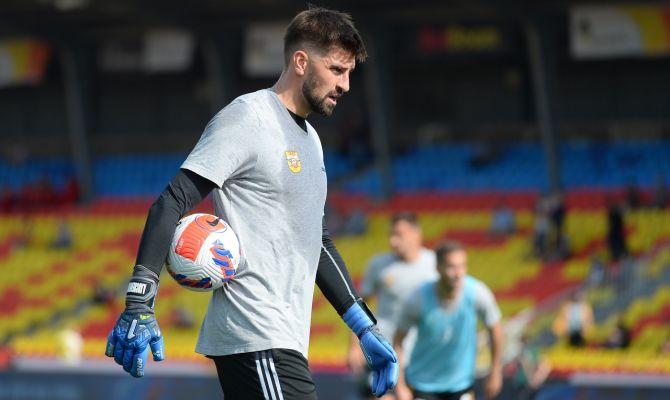 В Брянске стартовал матч тульского "Арсенала" и "Динамо"