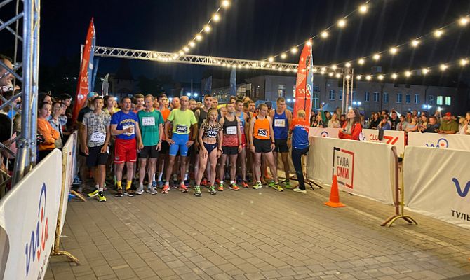 В забеге «Ночная Тула» приняли участие 1300 человек