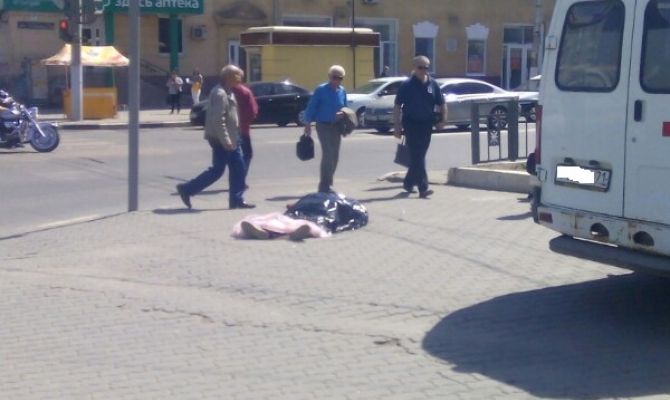 В Туле мужчина умер прямо на улице