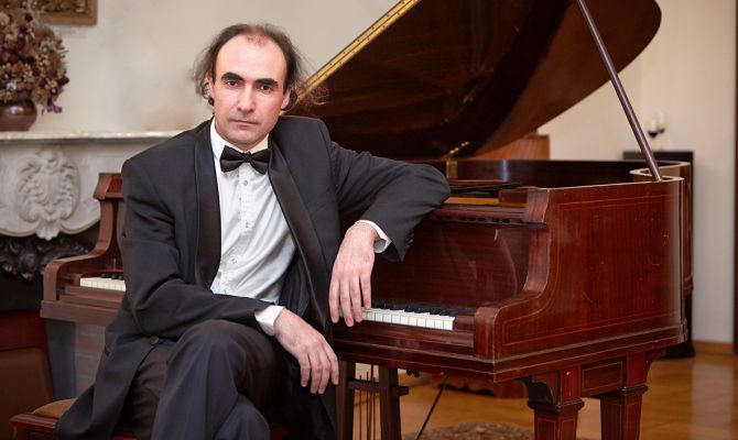 В Туле выступит пианист Олег Вайнштейн