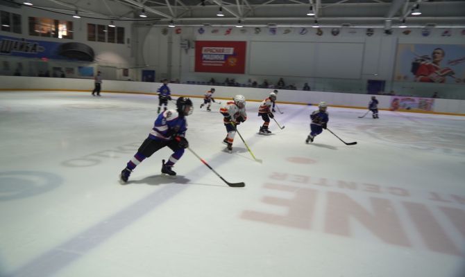 «Как ПВО, небо было фиолетовым»: юные хоккеисты рассказали о тренировках в ДНР