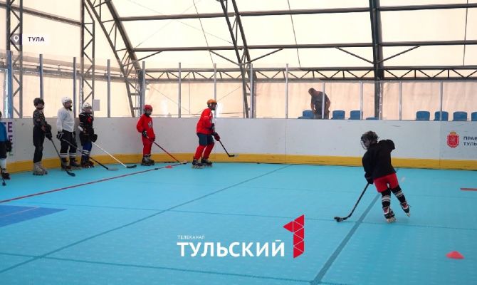 Хоккей без льда: как тренируются тульские спортсмены летом