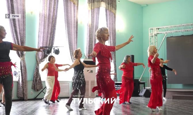 Тульские бабушки надели бедла и закрутили бедрами
