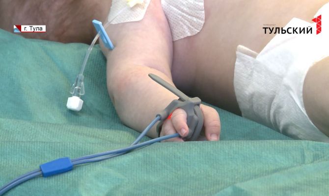 Малышу успешно провели первую в Туле малоинвазивную операцию