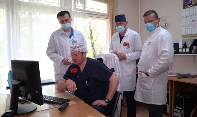 Почти чудо: тульские врачи провели уникальную операцию и спасли руку пациента от ампутации