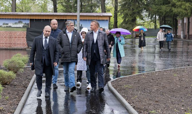 Губернатор Курской области навестил детей в тульском лагере