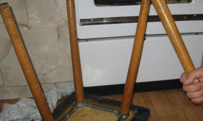 В Узловском районе осудили ревнивца, избившего "соперника" ножкой стула