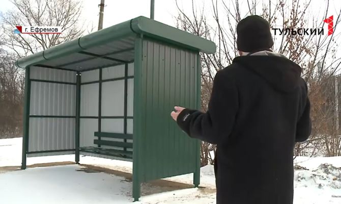В Ефремове власти год не могли отремонтировать остановку
