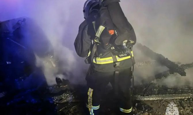 В Новомосковске загорелся швейный цех