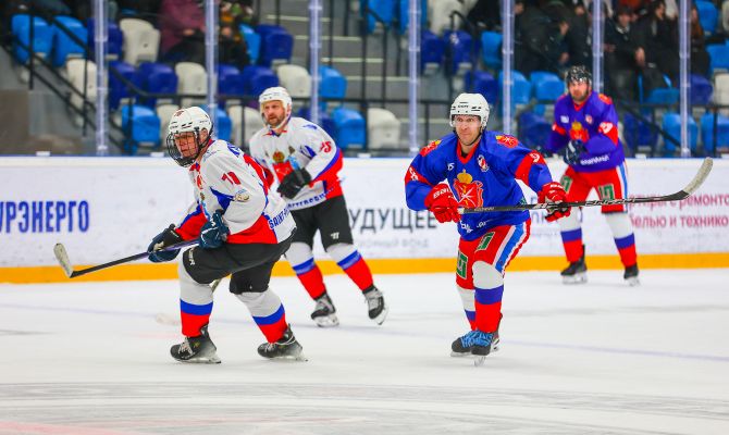 Министры из Тульской области сыграли в хоккей с коллегами из Санкт-Петербурга
