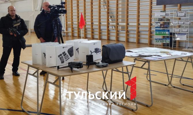 Алексей Дюмин подарил Тульскому Суворовскому училищу 4 квадрокоптера 