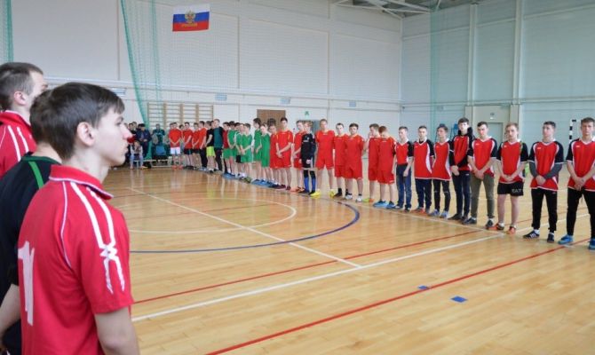 Студенты из Тульской области сыграли в мини-футбол