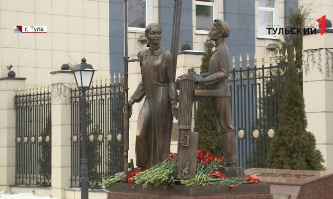 В Туле торжественно открыли монумент «Юным тулякам-оружейникам»