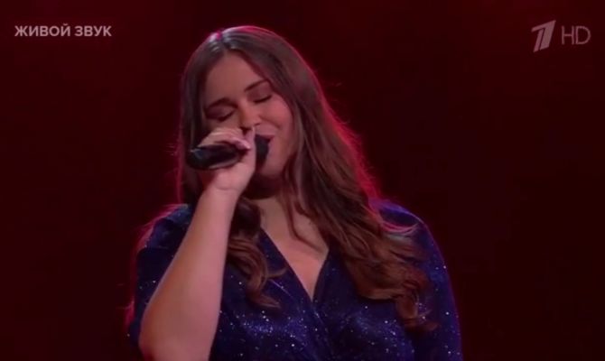 Мария Панюкова из Новомосковска прошла в следующий этап шоу "Голос. Уже не дети"