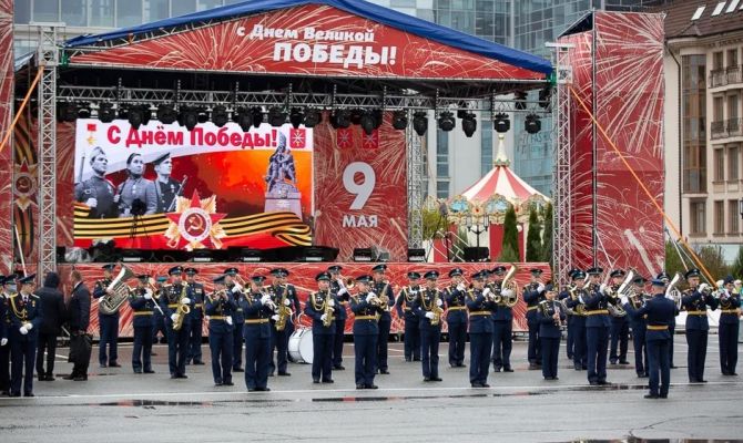 Парад, салют и 10 тысяч свечей: как в Туле прошёл День Победы