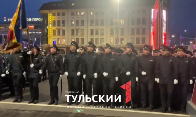 В Туле на площади Ленина проходит репетиция Парада Победы