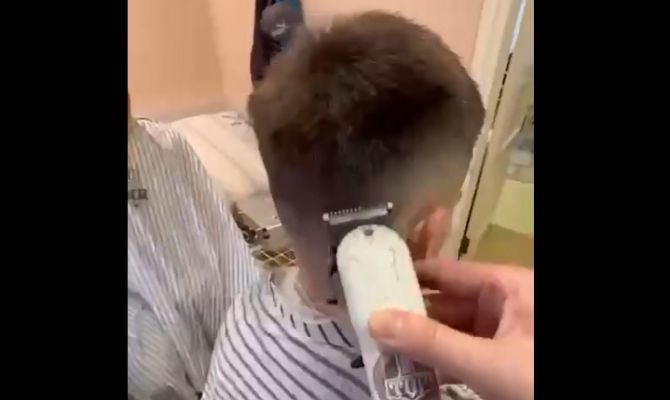 Тульские парикмахеры подстригли раненых участников СВО в военном госпитале