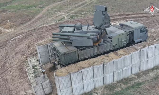 Минобороны РФ опубликовало кадры работы тульского ЗРПК "Панцирь-С" в зоне СВО