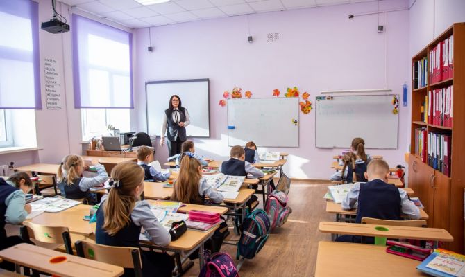 Стало известно, сколько учителей работают в школах Тульской области