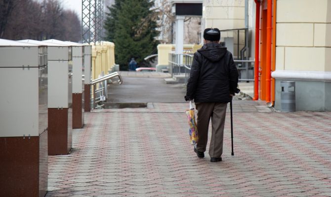 В Тульской области будут расширять услуги сиделок и приемных семей для пожилых людей