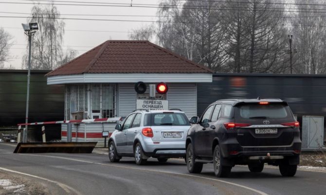 Железнодорожники усиливают профилактическую работу на переездах в Тульской области