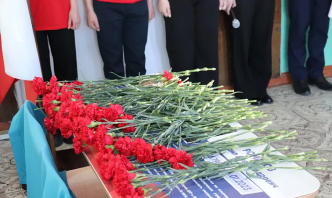 В Донском открыли Парту Героя в честь Максима Харитонова и Михаила Романова